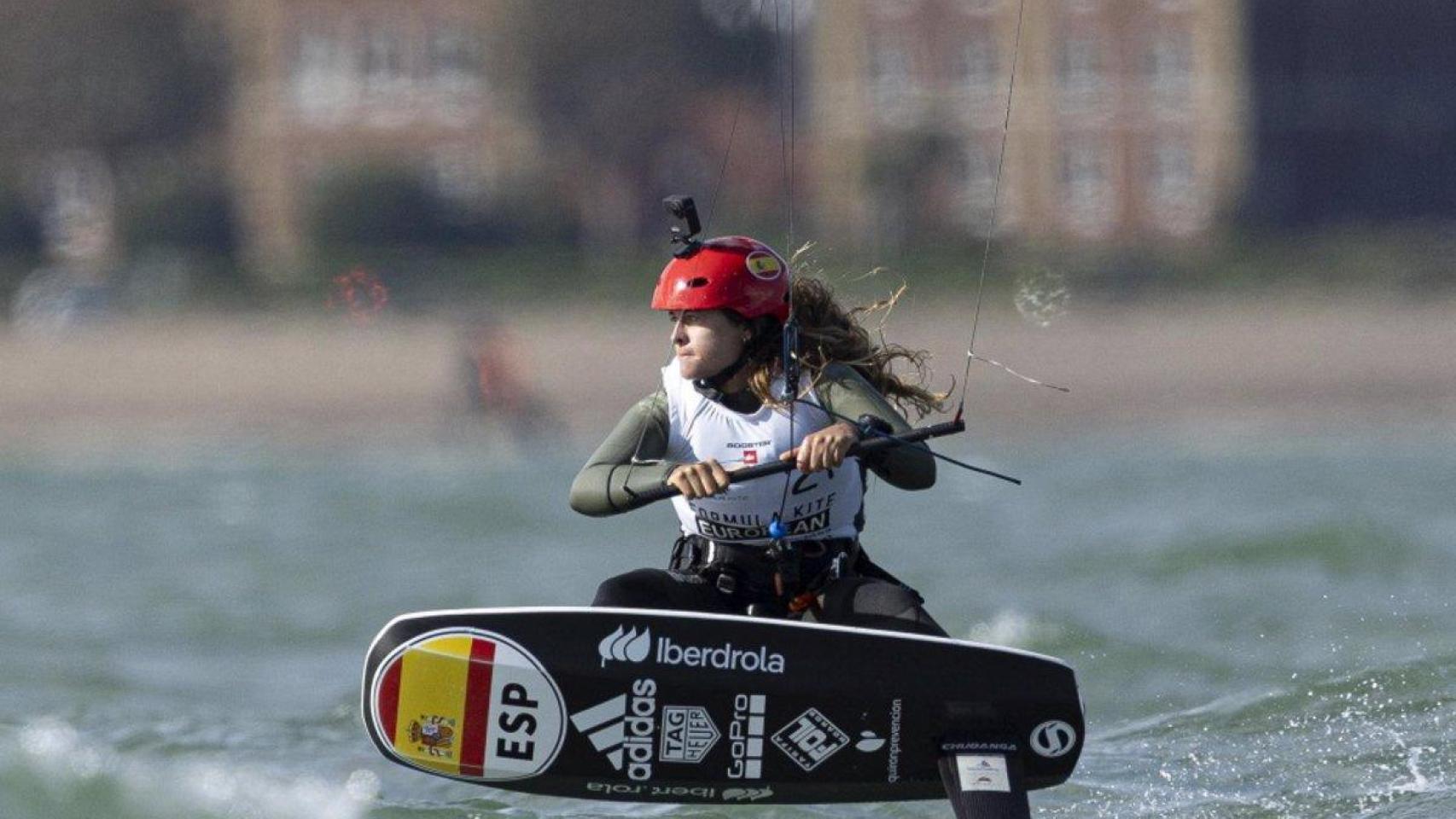 El Kitesurf Reclama Su Espacio En Las Playas De Barcelona A La Copa