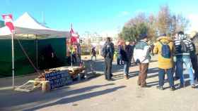 Imagen de los trabajadores de Cacaolat en la puerta de la factoría tras cinco días de huelga indefinida / CGT