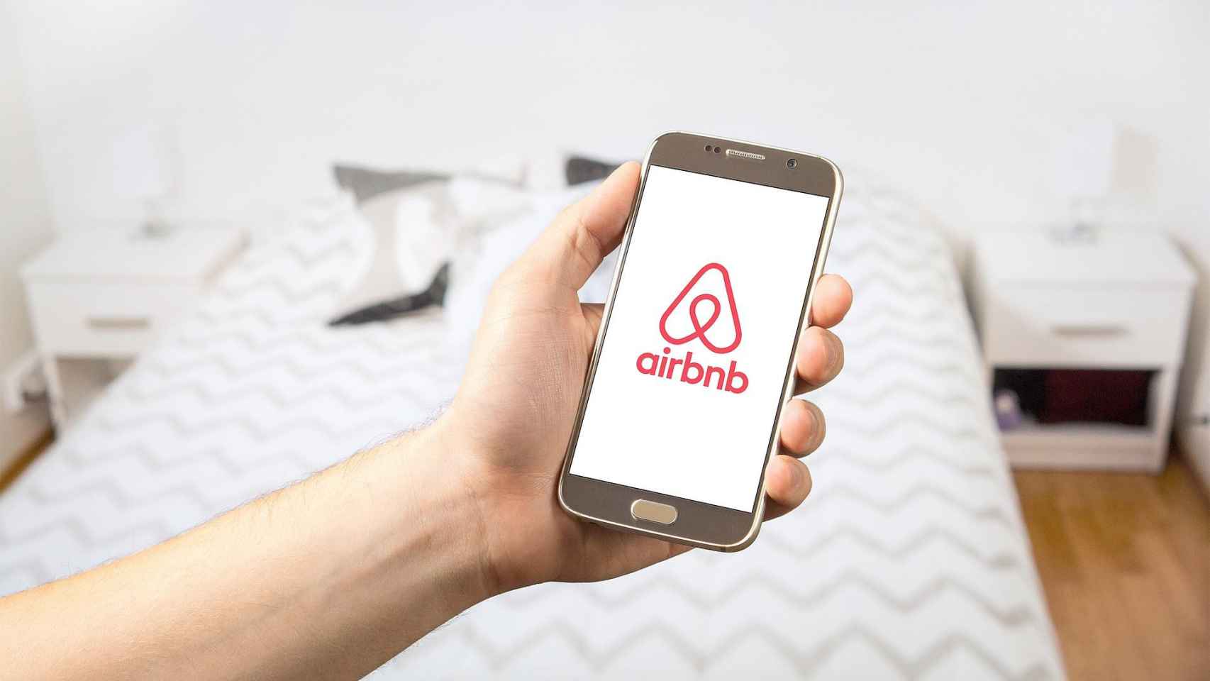 La plataforma Airbnb en una foto de archivo / PIXABAY