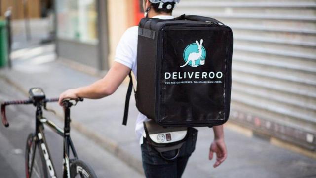 Un 'rider' de Deliveroo en una imagen de archivo