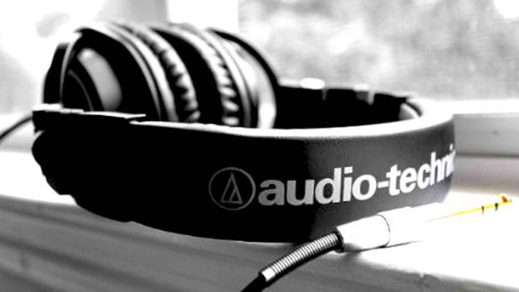 Imagen promocional de unos auriculares de la multinacional japonesa Audio-Technica / CG