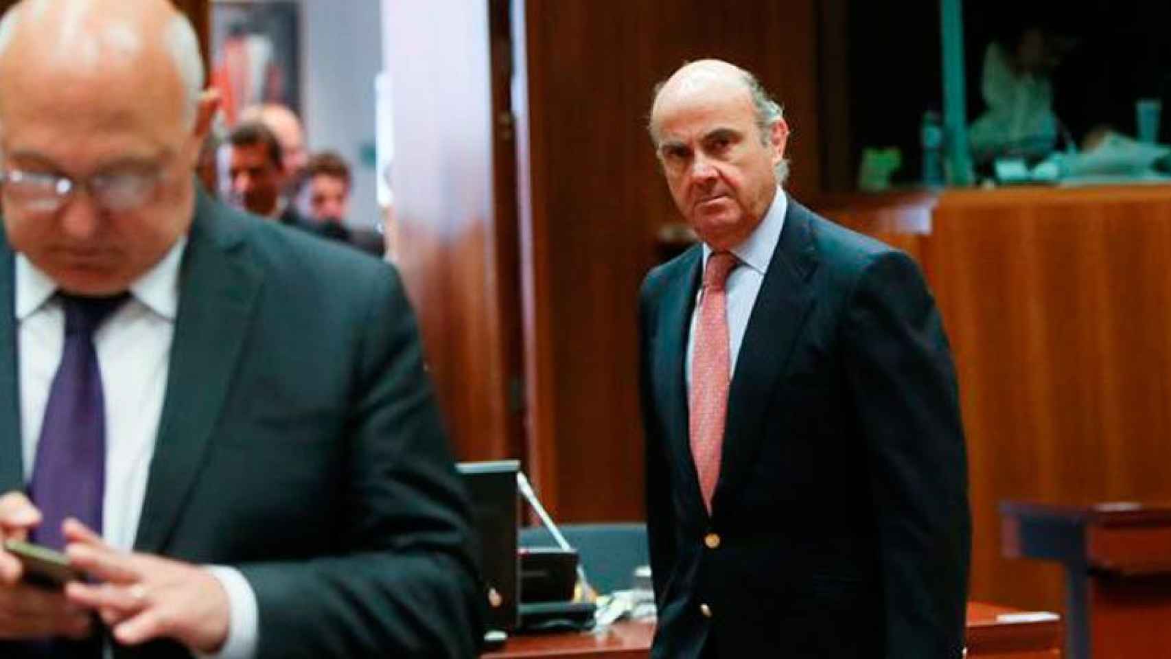 Luis de Guindos, ministro de Economía en funciones, a su llegada a la reunión del Ecofin en Bruselas este martes.