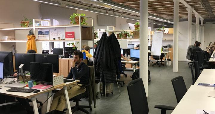 Los emprendedores que trabajan en las oficinas de Collider en el Pier 01 del Barcelona Tech City / CG