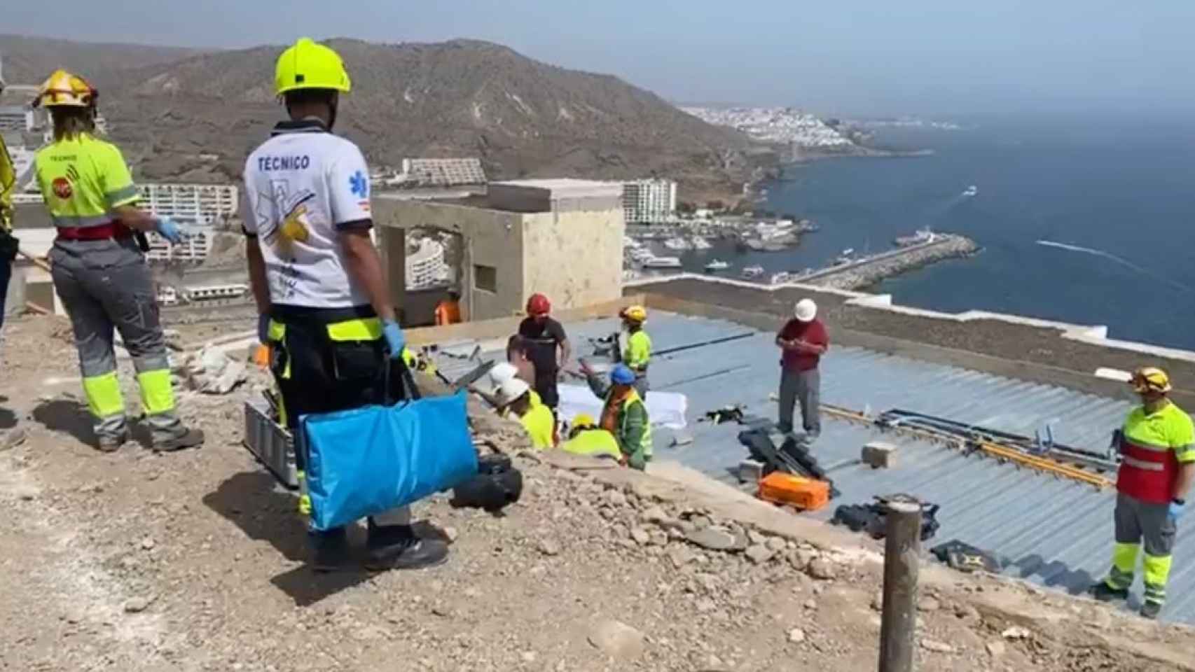 Un trabajador fallecido y otro herido grave al derrumbarse un muro en una obra