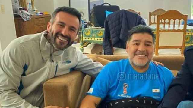 Maradona, junto a su médico personal, Leopoldo Luque / MARADONA (INSTAGRAM)