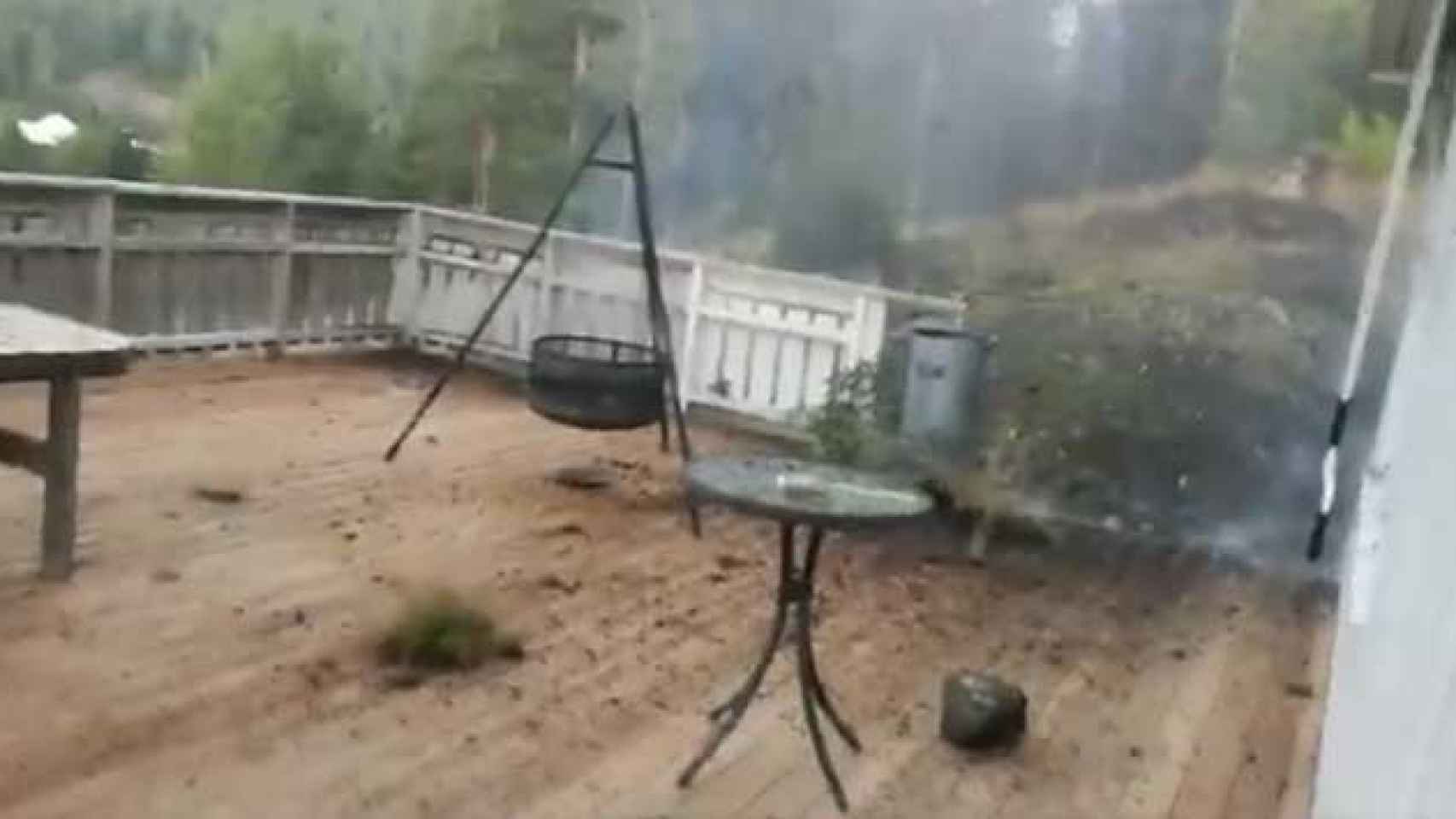 Así quedó la terraza tras el impacto del rayo / CG