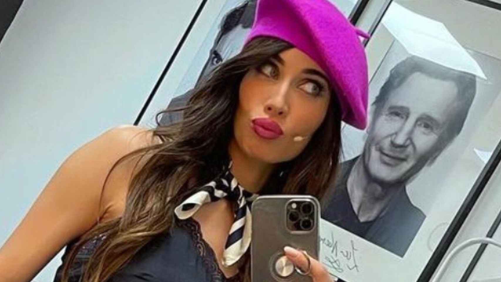 Pilar Rubio con su nuevo 'look' en la sección tendencias de 'El Hormiguero'