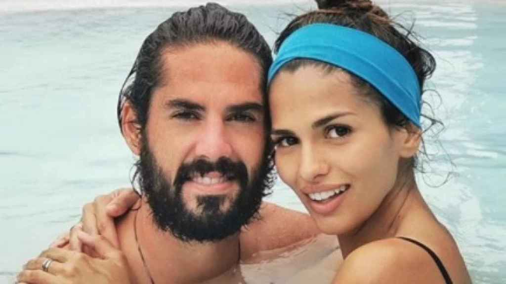 Sara Sálamo con Isco Alarcón en sus vacaciones