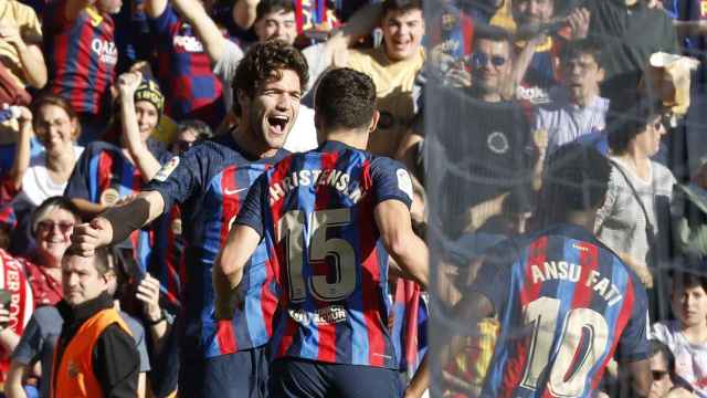 Marcos Alonso celebra su gol al Espanyol / EFE