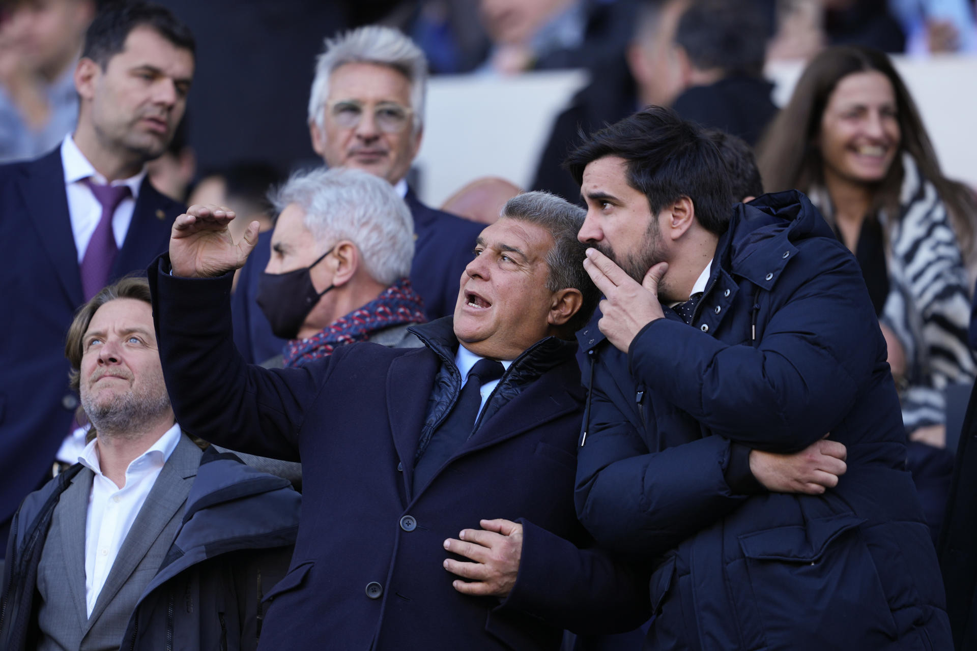 Joan Laporta, presidente del FC Barcelona, en el palco del Camp Nou durante el Barça-Valencia / EFE