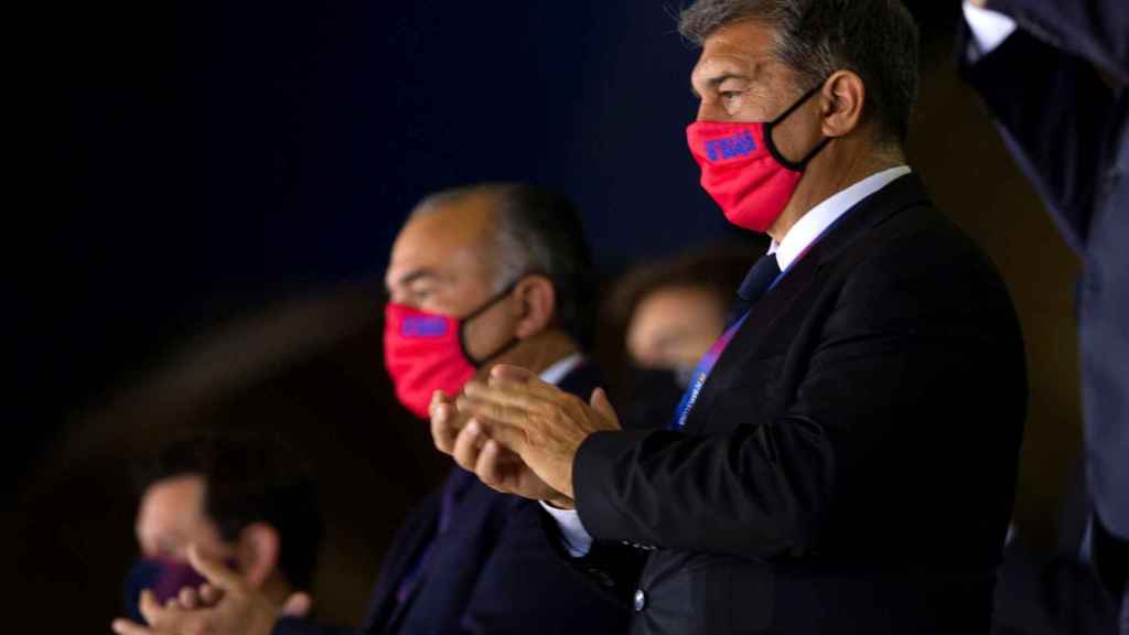 Joan Laporta en un partido del Barça / EFE