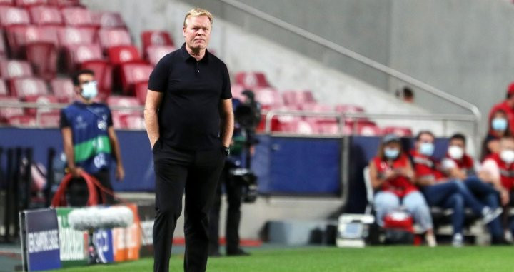 Koeman durante el Benfica-Barça / FC Barcelona