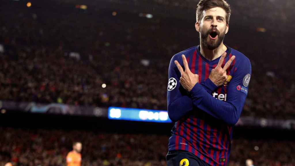 Gerard Piqué celebra el gol que anotó ante el Olympique de Lyon / EFE