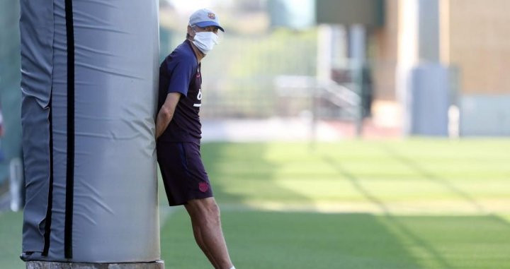 Setién durante los entrenamientos /FC BARCELONA