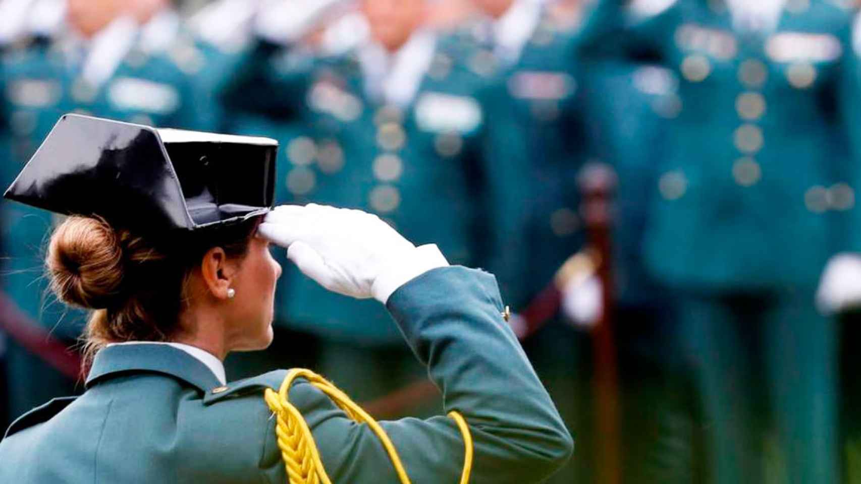 Imagen de una agente de la Guardia Civil en un acto oficial del instituto armado / EFE