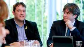 David Bonvehí (i), presidente del PDECat, y Carles Puigdemont, líder de JxCat (d) / EFE