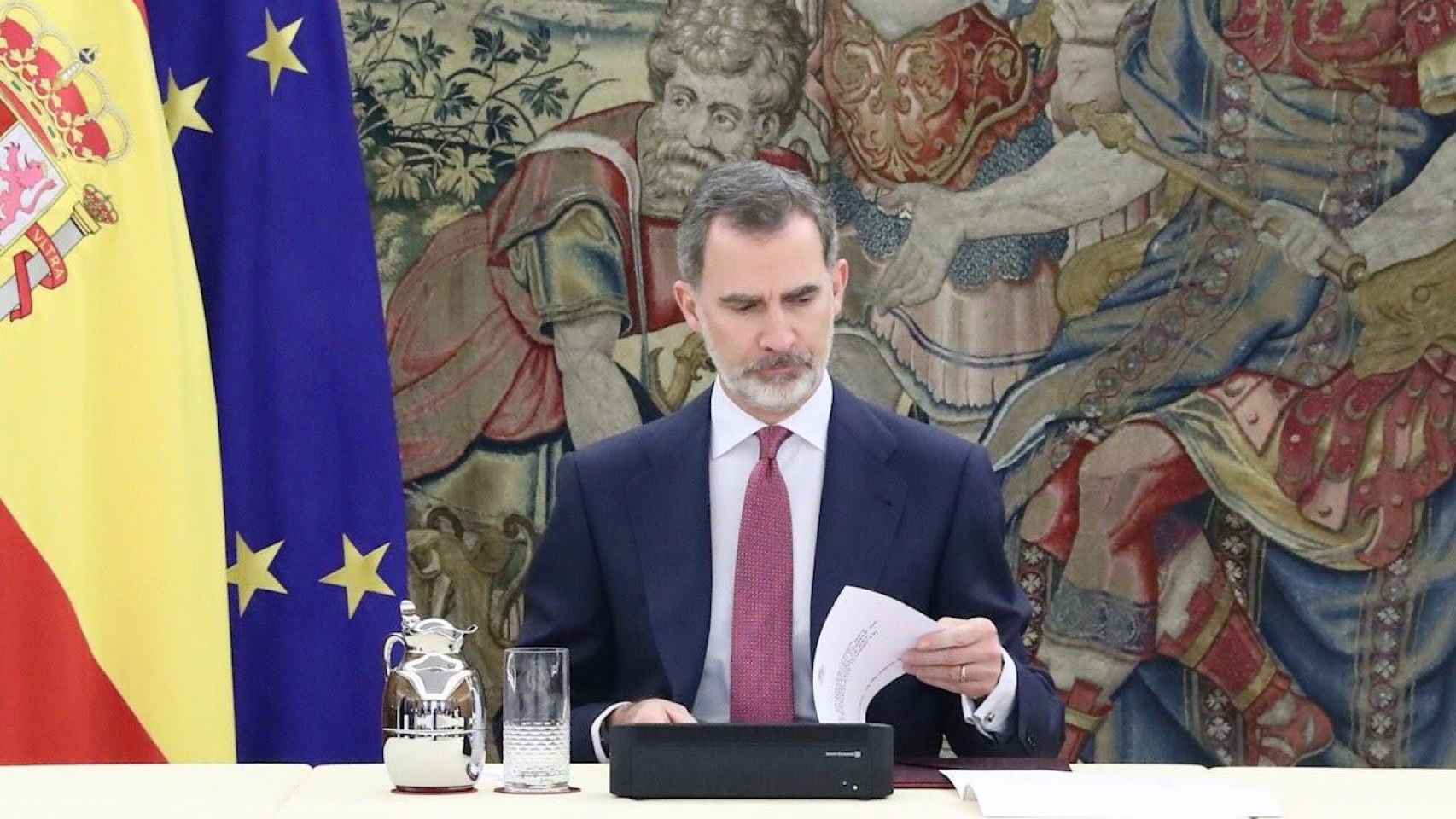 El Rey Felipe VI durante una reunión con el presidente del Gobierno, Pedro Sánchez, y el Comité de gestión técnica del coronavirus en el Palacio de la Zarzuela / EUROPA PRESS