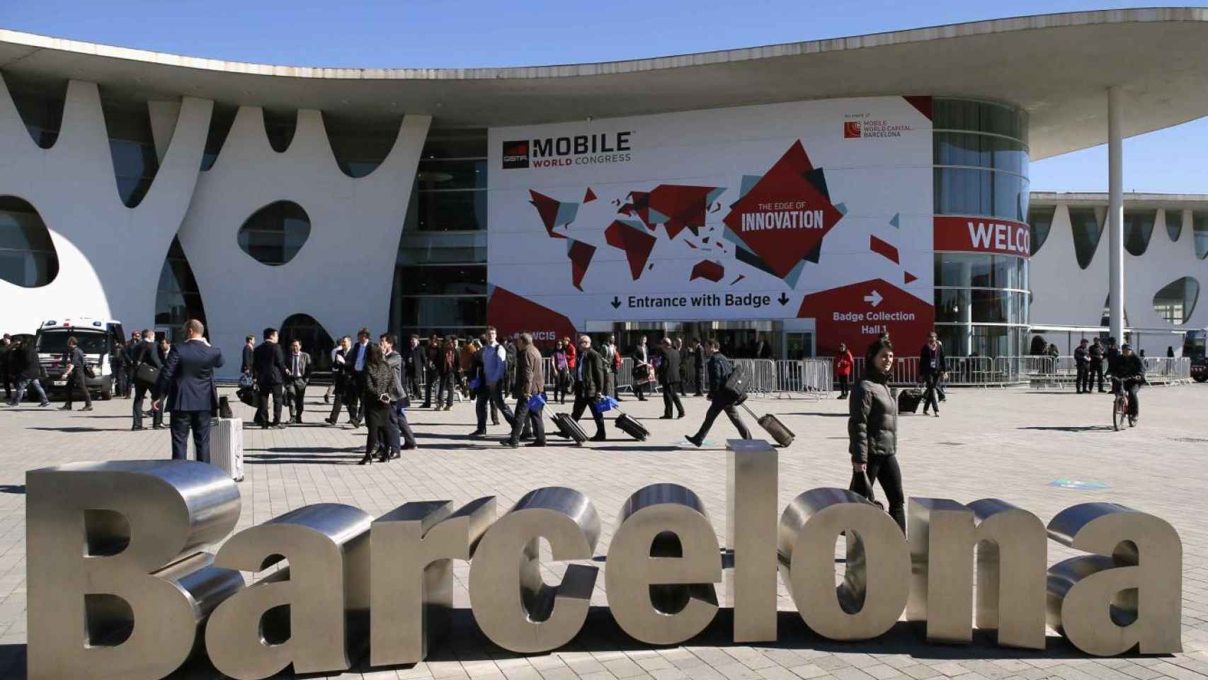 Entrada al MWC en la Fira de Barcelona / EFE