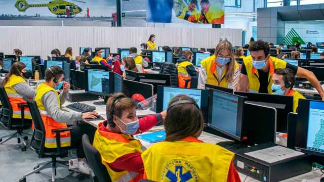 Imagen de trabajadores del 061, el dial de emergencias de Cataluña / SEM- Xavi Blanco