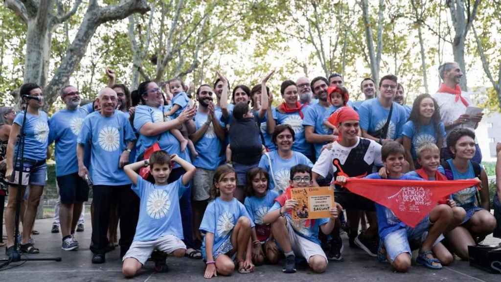 Vecinos de la calle Sagunt de Sants, ganadores de la mejor decoración de la Fiesta Mayor de 2019 / EP