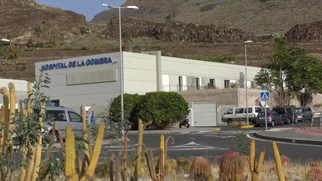Exterior del Hospital de La Gomera en el que Sanidad ha aislado a cinco personas para estudiar un posible contagio de coronavirus / EUROPA PRESS