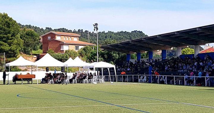 Funeral multitudinario en un campo de fútbol en Barcelona en plena fase 1 / PROTECCIÓN CIVIL