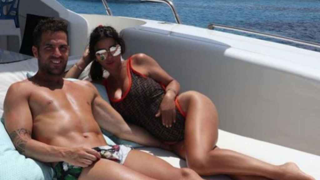 Daniella Semaan y Cesc Fábregas en su barco / INSTAGRAM