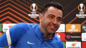 Xavi Hernández, durante una rueda de prensa, en la Europa League / EFE