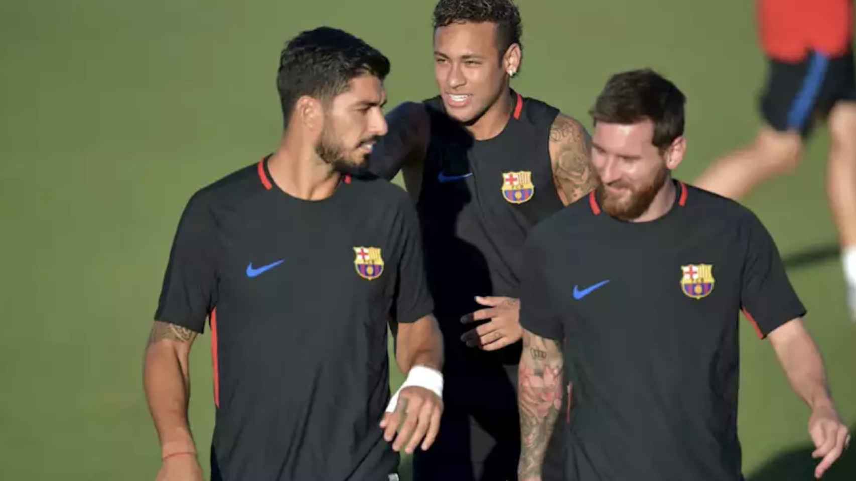 Una foto de archivo de Suárez, Neymar y Messi en un entrenamiento con el Barça / FCB