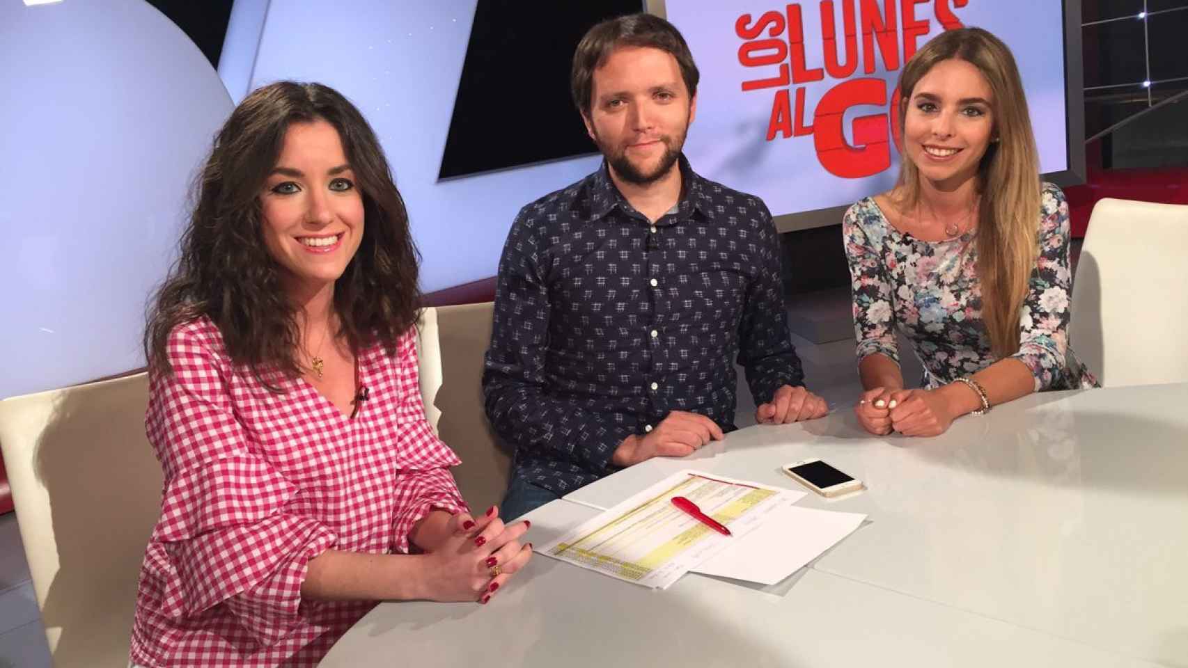 Una foto del plató de 'Los Lunes al Gol' con Helena Condis y Gemma Martos