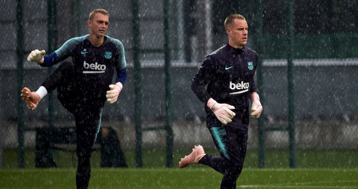 Una foto de archivo de Ter Stegen y Jasper Cillessen / EFE