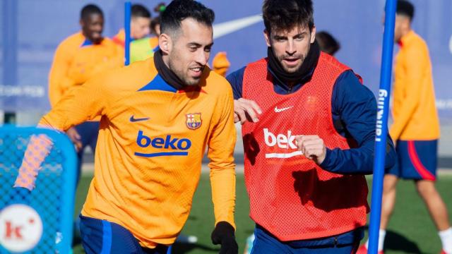 Sergio Busquets y Gerard Piqué, entrenándose en la Ciutat Esportiva / FCB