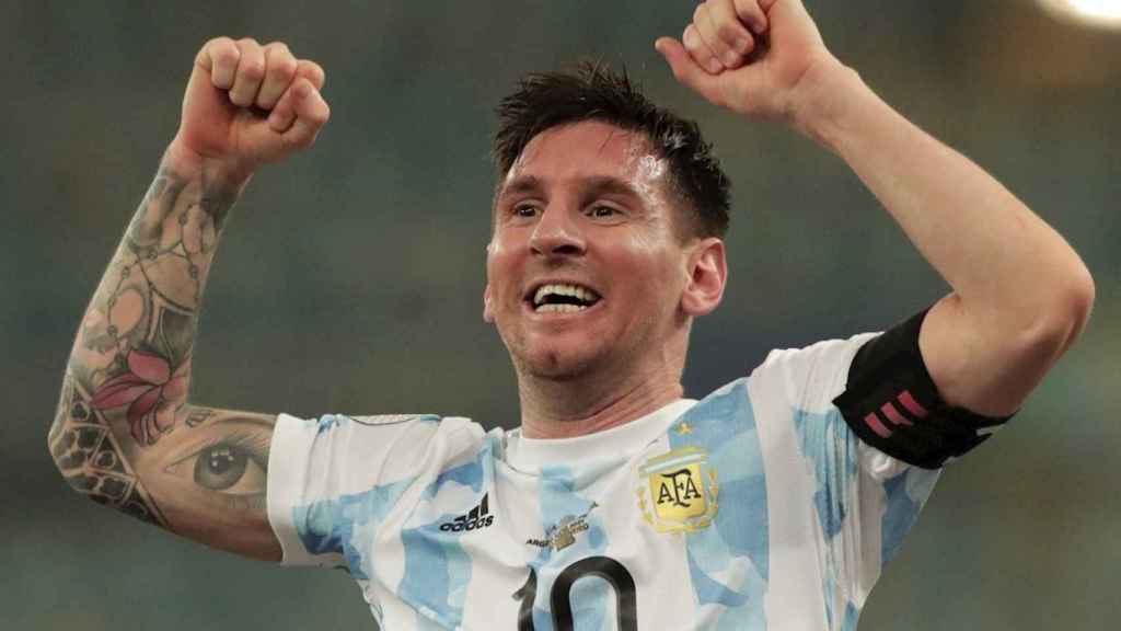 Leo Messi celebra el triunfo ante Brasil en la final de la Copa América / EFE