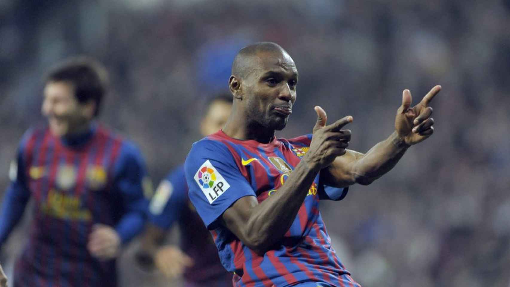 Eric Abidal celebra un gol que marcó en su etapa como jugador del Barça / ARCHIVO