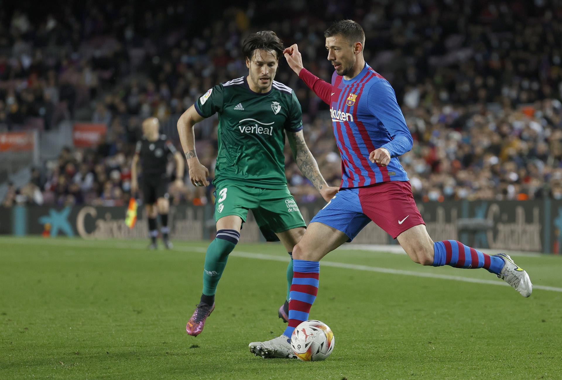 Lenglet, ante Osasuna / EFE