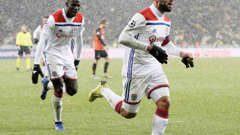 Una foto de archivo de Fekir y Ndombelé con el Olympique de Lyon / EFE