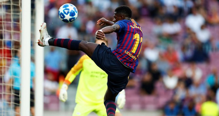 Dembélé durante el partido entre el Barça y el PSV / EFE