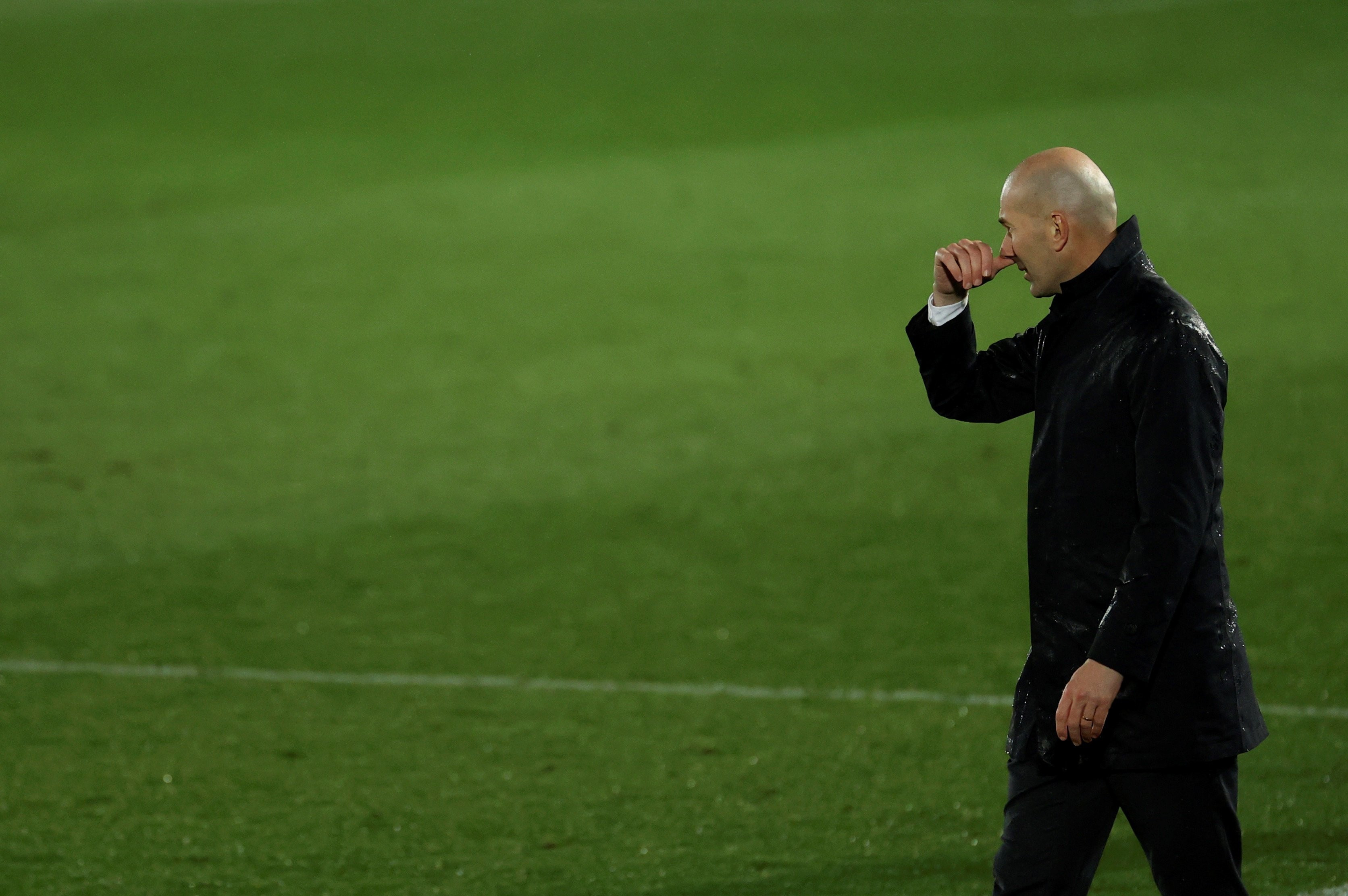 Zinedine Zidane dirigiendo al Real Madrid contra el Getafe / EFE