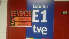 Imagen del cartel sobre la 'venta' del Estudio 1 de TVE