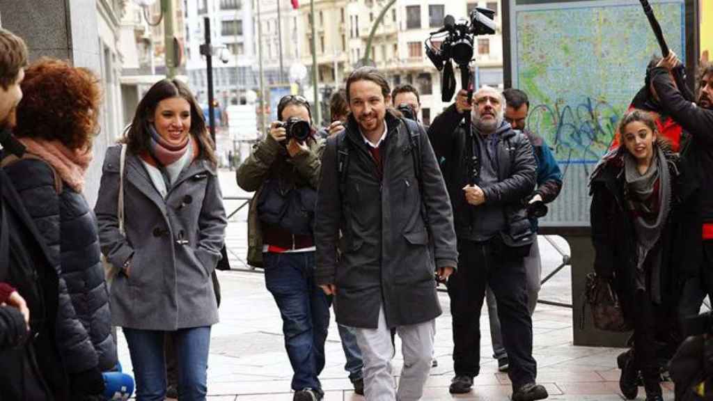 El líder de Podemos, Pablo Iglesias, a su llegada a la sede del partido en Madrid donde se reúne el Consejo Ciudadanos