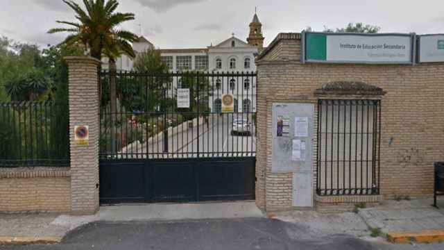 Instituto de Enseñanza Secundaria Francisco Rodríguez Marín de Osuna / GOOGLE STREET VIEW