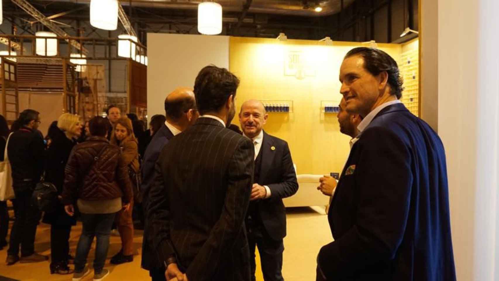 El director de la Feria, Carlos Urroz, ha inaugurado la Sala VIP de El Corte Inglés.