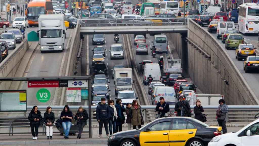 La batería de medidas busca evitar un nuevo colapso circulatorio en Barcelona.