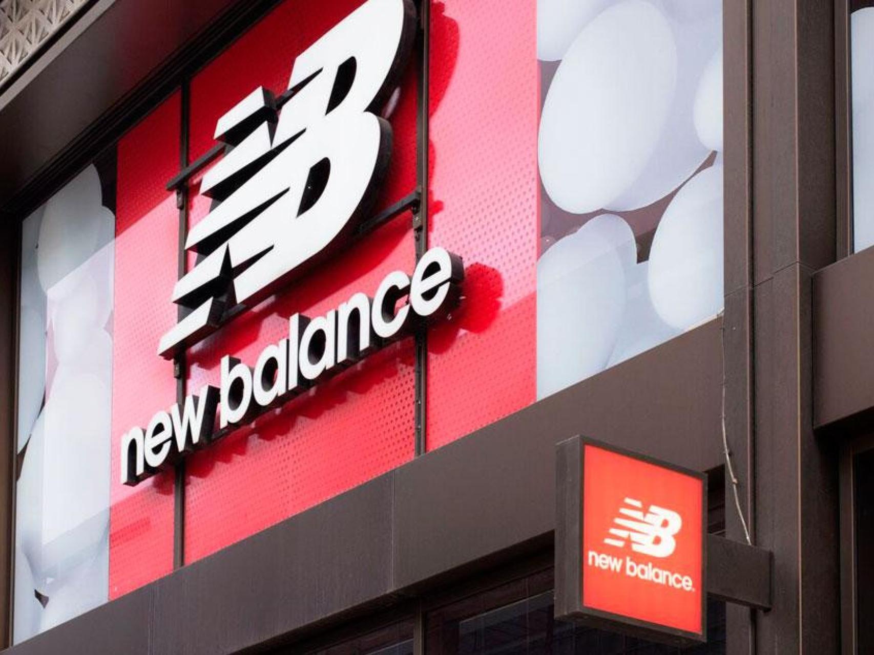 New Balance cierra sus tiendas en Espana al quedarse sin stock