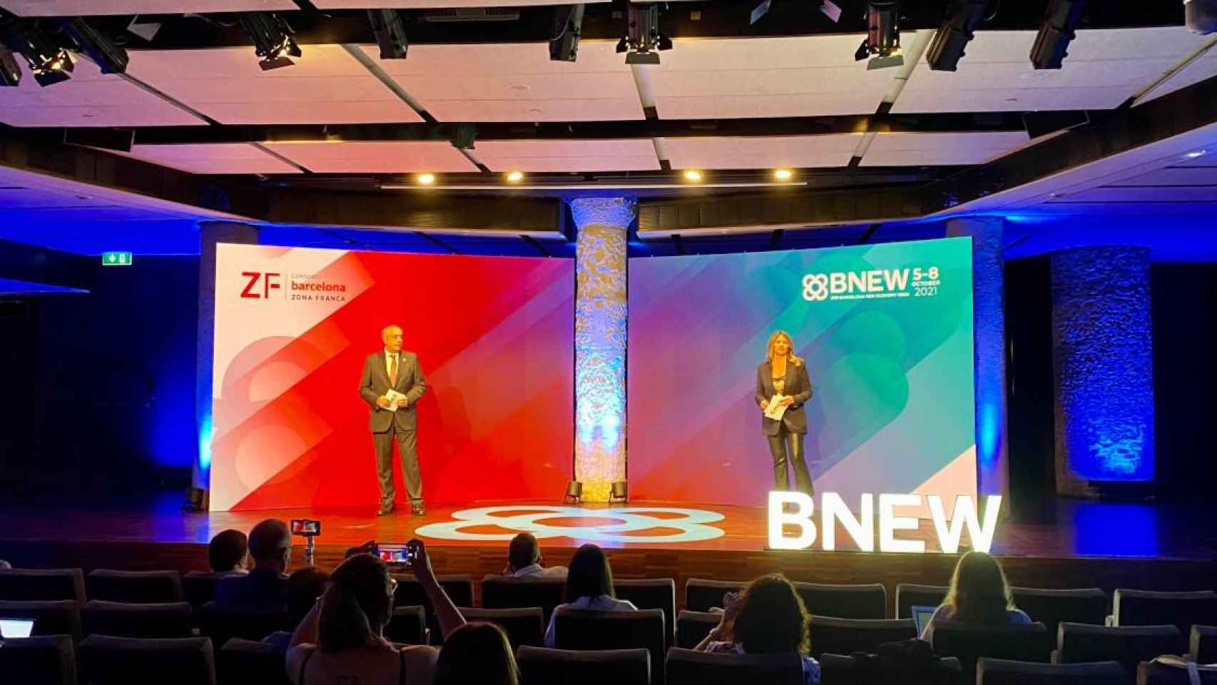 Blanca Sorigué y Pere Navarro, directora general y delegado especial del Estado en el CZFB, en la presentación del BNEW