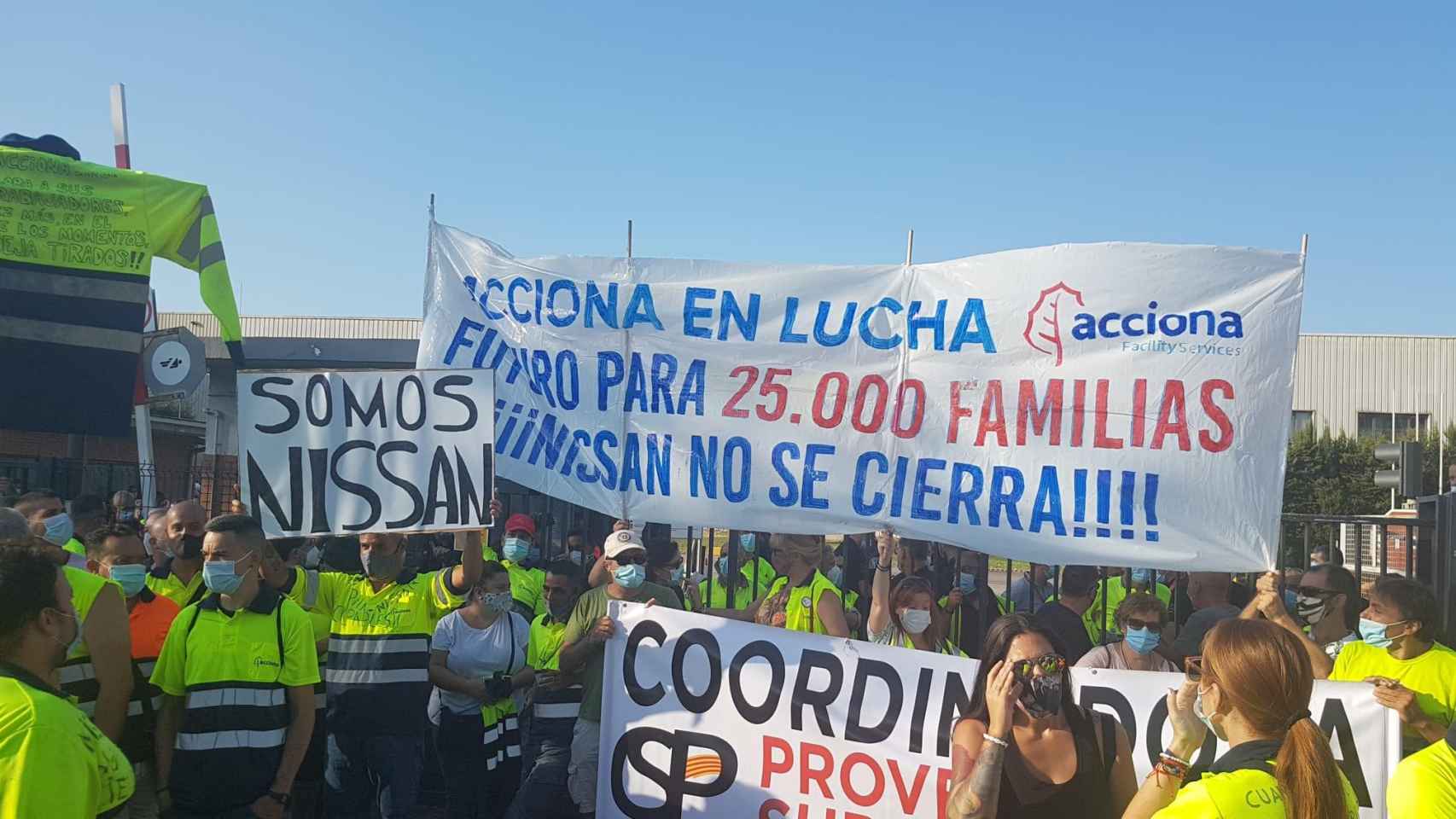 Los trabajadores de Acciona han sumado el respaldo de la plantilla de Nissan en sus reivindicaciones