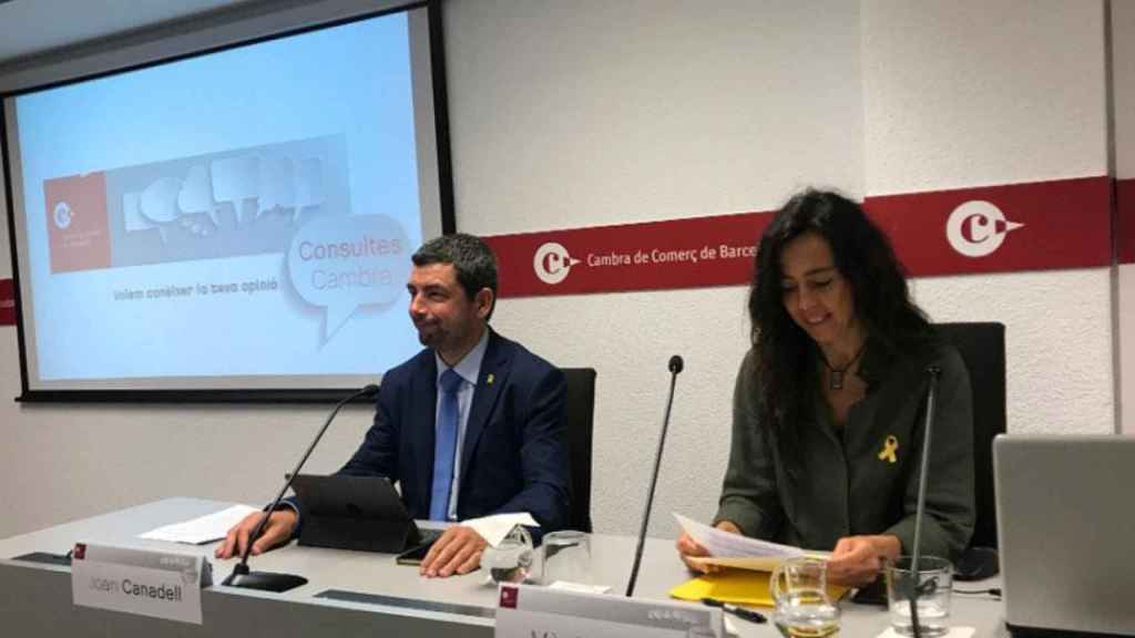 El presidente de la Cámara de Comercio de Barcelona, Joan Canadell, y la responsable de las consultas, Mónica Roca / EP