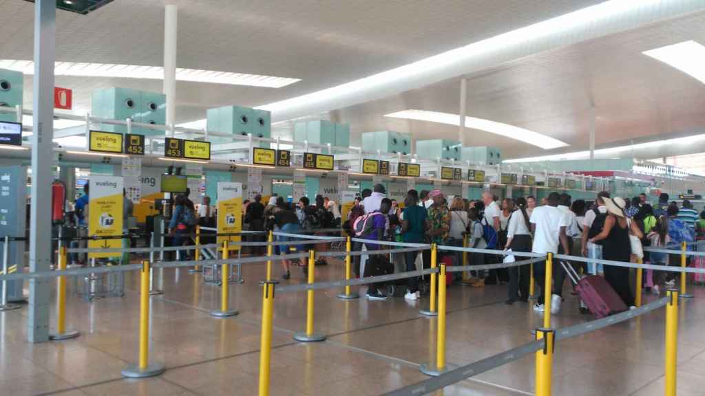 Mostradores de Vueling durante una jornada de huelga del personal de tierra de Iberia en El Prat / EUROPA PRESS