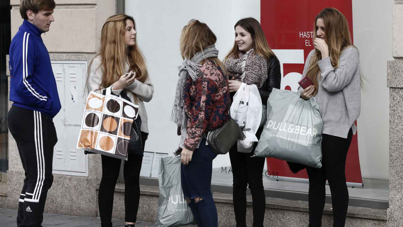 Los comerciantes catalanes creen que las rebajas tradicionales están tocando a su fin / EFE