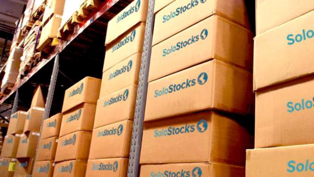 Mercancía de SoloStocks en un almacén / SOLOSTOCKS